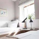 Lounge * List